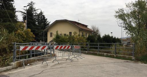 Ascoli Piceno, regolamentazione circolazione in via dei Giaggioli per lavori attraversamento torrente Bretta