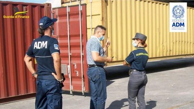 Guardia di Finanza, bloccata nel porto di Ancona importazione di 124 tonnellate di pannelli in cartongesso
