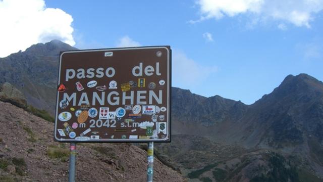 Passo Manghen, turista ascolano 71enne perde la vita in un tragico incidente stradale