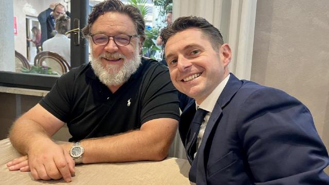 Ascoli Piceno, conto alla rovescia per l'attesissimo concerto di Russell Crowe in Piazza del Popolo