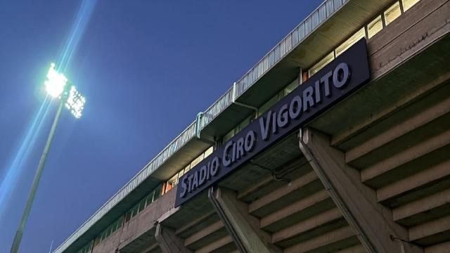 Benevento-Monza 3-1, Caserta inizia al meglio il 2022. Due rossi nel primo tempo per i brianzoli