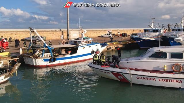 San Benedetto del Tronto: incendio in porto con feriti, esercitazione della Guardia Costiera