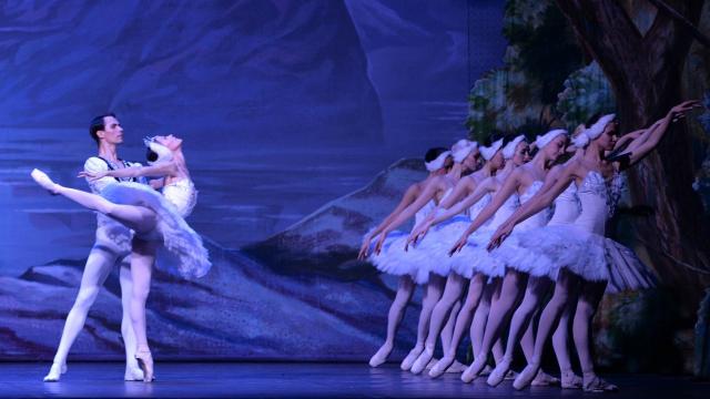 San Benedetto del Tronto, Russian Classical Ballet con 'Il lago dei cigni' secondo la tradizione del balletto classico 