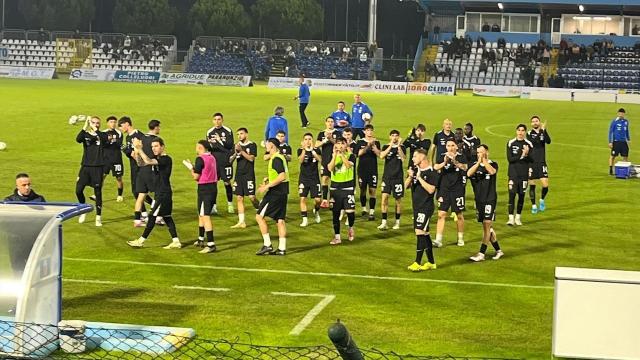 Pineto-Ascoli 1-0, bianconeri in silenzio stampa dopo il settimo ko in 11 gare di campionato
