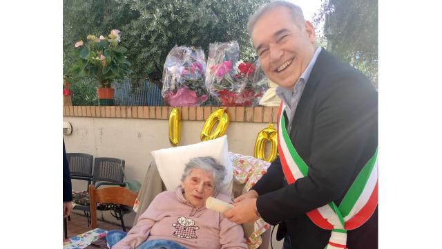 San Benedetto del Tronto, Antonietta Liberati compie 100 anni e riceve la visita del sindaco Spazzafumo
