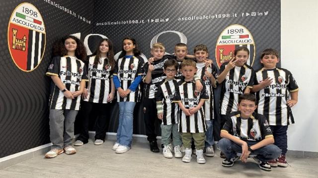 Ascoli Calcio, premiati al Picchio Village i ragazzi che hanno partecipato a 'Giornalista per un giorno'