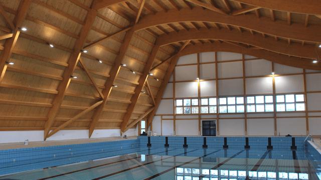 San Benedetto del Tronto, ultimi ritocchi per riapertura piscina comunale. Acquisizione e installazione degli accessori