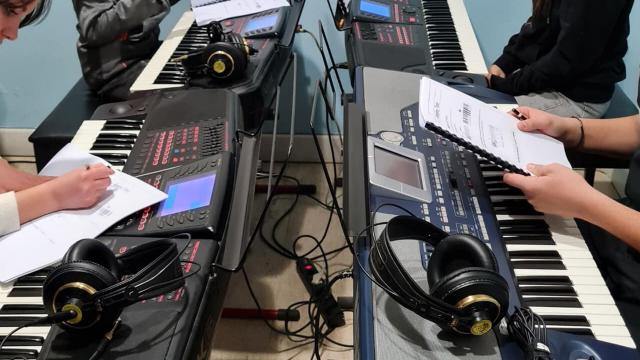 Progetto 'Quartiere Vivo': ad Ascoli ancora aperte iscrizioni a corsi gratuiti di canto, batteria, chitarra e tastiera