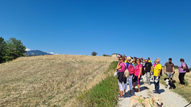 Offida, successo di partecipanti per la camminata naturalistica ed a 6 zampe
