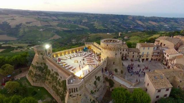 Unione Sportiva Acli Marche Aps: 'Salute in cammino per la cultura' alla scoperta del borgo di Acquaviva Picena 