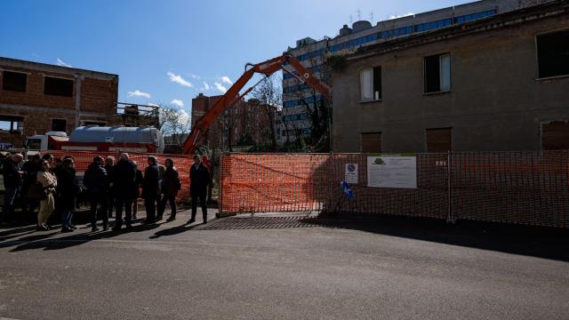 Ascoli Piceno, parte la demolizione delle palazzine fatiscenti a San Marcello per riqualificazione Pennile di Sotto