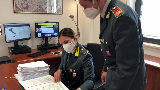 Guardia di Finanza Macerata: contrasto a frodi fiscali e riciclaggio internazionale, maxi sequestro di beni
