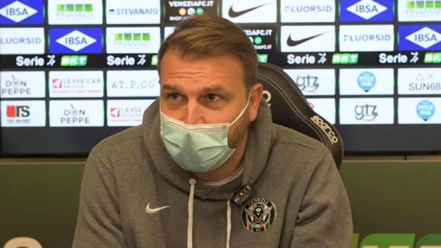 Venezia-Lecce 2-3, le voci di Zanetti (“Siamo ingenui, pesano due punti persi ad Ascoli”) e Corini 