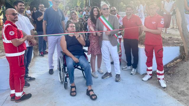  Spiaggia 'Libera Tutti', a San Benedetto inaugurato secondo spazio per gli utenti con mobilità ridotta