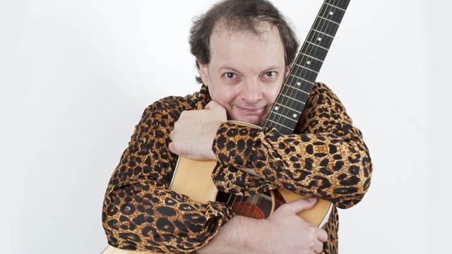 Con il comico Dado si inaugura la nuova stagione del Teatro Comunale di Altidona  