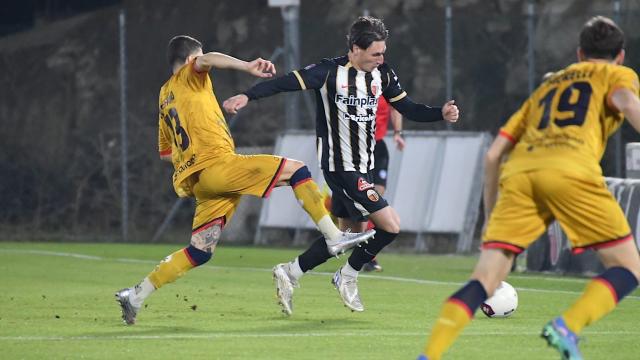 Ascoli-Campobasso 1-1, Mondonico risponde a Bando ed il Picchio continua a non vincere. Contestate squadra e società