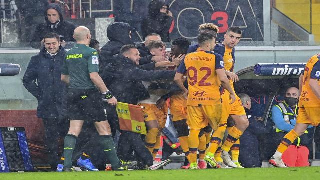 Genoa-Roma 0-2, highlights. Doppietta del 18enne Afena-Gyan