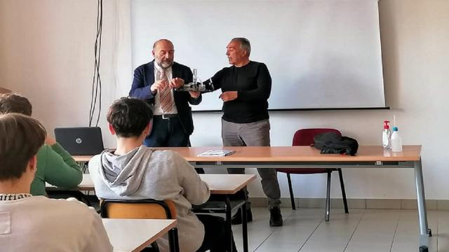 Ascoli Piceno, assessore regionale Antonini in visita all'Istituto ''Mazzocchi-Umberto I''