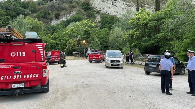 Ascoli Piceno: tragedia al torrente Castellano, muore annegato ragazzo 17enne