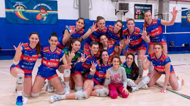 Pallavolo femminile, De Mitri – Carlo Forti vittoriosa per 3-1 contro la ABC Ricami Fenice Pistoia 