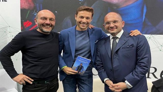 Torino: Salone del Libro, il commissario Castelli alla presentazione del libro di Ossini