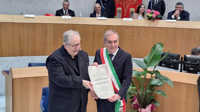 Conferita a Vincenzo Mollica la cittadinanza onoraria di San Benedetto del Tronto