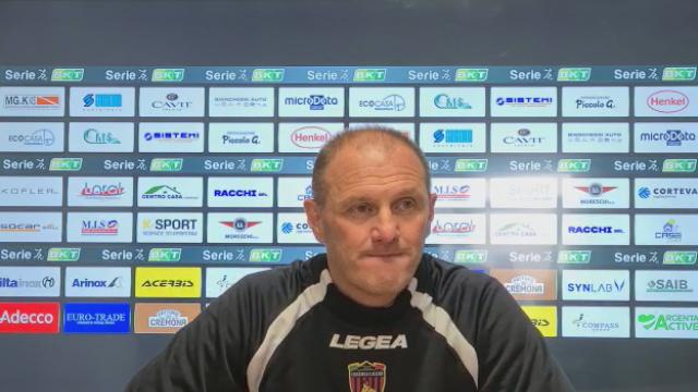 Cremonese-Cosenza 3-1, voci Pecchia (“Gol di Gaetano di altissimo livello”) e Bisoli (“Sempre in partita”)