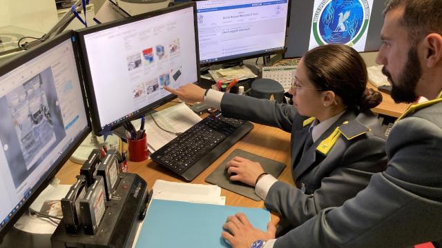 Guardia di Finanza, oscurati 59 siti web e 138 annunci di vendita di prodotti da fumo