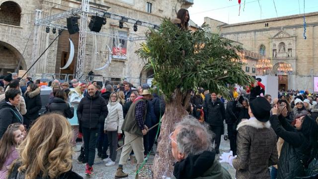 Carnevale di Ascoli Piceno, ''Acchiappa peluche'' vince l'edizione 2024. Tutti i premiati al Teatro Filarmonici