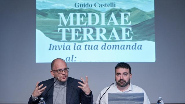 Grottammare, Kursaal gremito per la presentazione del libro ''Mediae Terrae'' di Guido Castelli