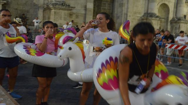 Sold out per la Corsa di Homer: podisti in ''maschera'' nel centro storico di Ascoli Piceno