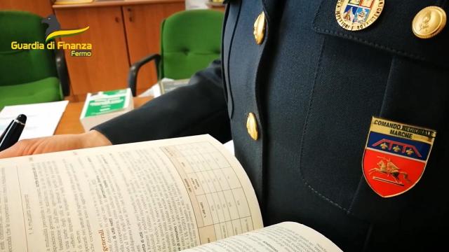 Guardia di Finanza Fermo, frode e truffa: denunciati due professionisti di Ascoli e San Benedetto 