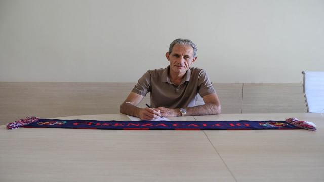 Cosenza, Zaffaroni è ufficialmente il nuovo allenatore. Esordio in campionato ad Ascoli