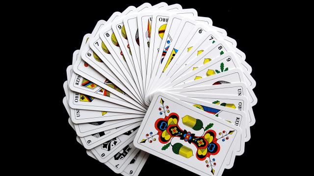 Come Giocare ai Giochi di Carte nei Casinò Online