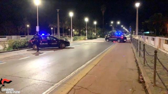 Comando Provinciale Carabinieri Ascoli, controlli su strade e stabilimenti balneari