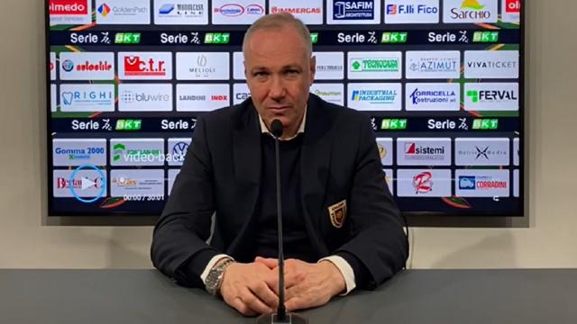 Reggiana-Lecce 0-4, le voci di Alvini (“Match da dimenticare in fretta”) e Corini