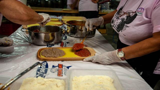 Montefiore dell'Aso: giro di boa per 'La Maialata in Piazza', una delle sagre più frequentate