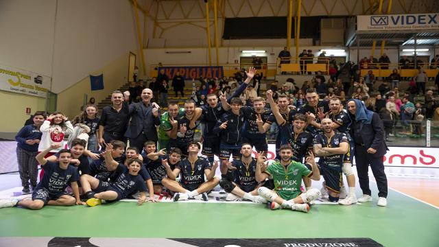 Pallavolo Serie A2, vittoria interna al tie-break per la Videx Yuasa Grottazzolina contro Reggio Emilia