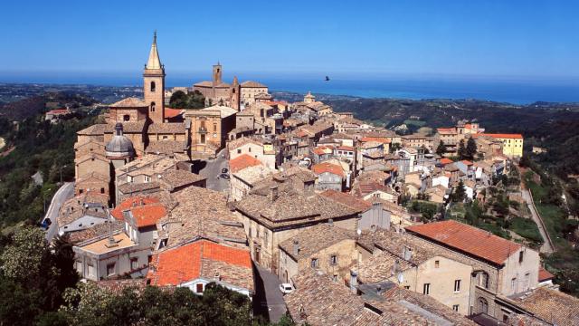 Touring Club Italiano, coinvolti Ripatransone e Acquaviva Picena alla caccia ai tesori arancioni