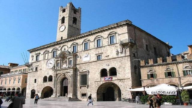 Ascoli Piceno, a Palazzo dei Capitani appuntamento per parlare di fusione dei Comuni 