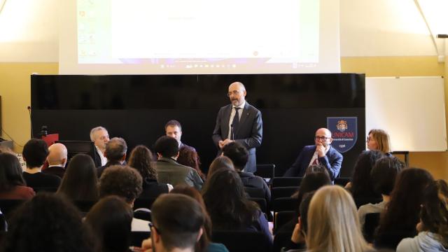 Ascoli Piceno, tanti presenti per il Career Day dell'Unicam. Pettinari: ''Momento importante per studenti e laureati''