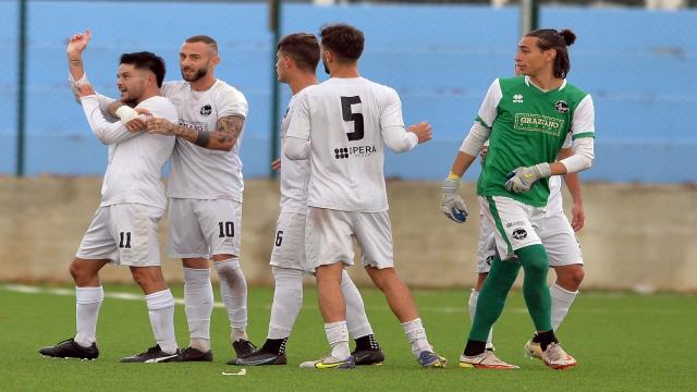 Eccellenza Marche, l'Atletico Ascoli pareggia 1-1 con il Montefano. Super gol di Vechiarello