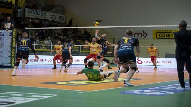 Pallavolo Serie A2, la Videx Yuasa Grottazzolina finisce ko tra le mura amiche contro Vibo Valentia