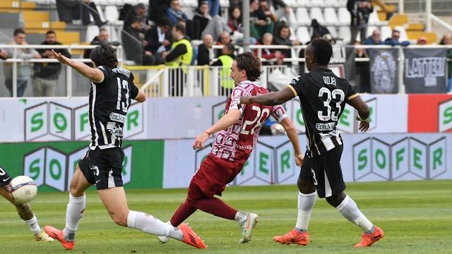 Ascoli-Arezzo 1-0, un gol di Varone ad inizio ripresa rende sereno il ritorno in panchina di Di Carlo
