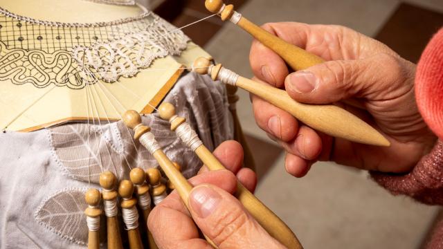'Incontri di Talento in scena': al teatro Serpente Aureo di Offida la danza si fonde con la maestria degli artigiani 