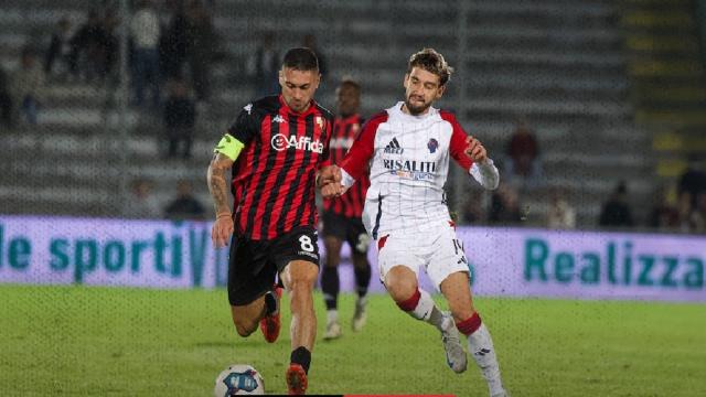 Serie C girone B 9° turno: Lucchese-Sestri Levante 0-0, i rossoneri rinviano l'appuntamento col successo casalingo
