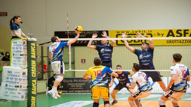 Pallavolo Serie A3, la Videx batte Galatina in tre set e vola in vetta alla classifica
