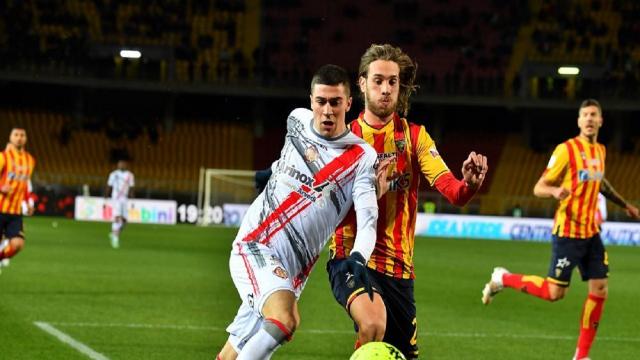 Serie B 20° turno: il Lecce batte in extremis la Cremonese. Pirotecnico 3-3 del Cittadella a Vicenza