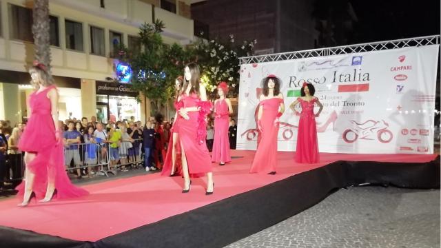 Grande successo per la manifestazione 'Rosso Italia' a San Benedetto del Tronto