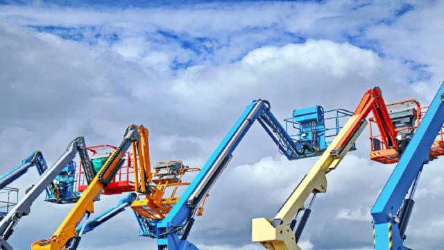 Piattaforme aeree: caratteristiche e vantaggi del noleggio online